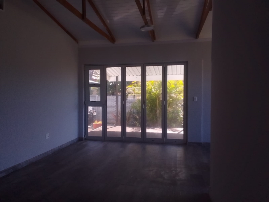 To Let 3 Bedroom Property for Rent in Kidds Beach Eastern Cape